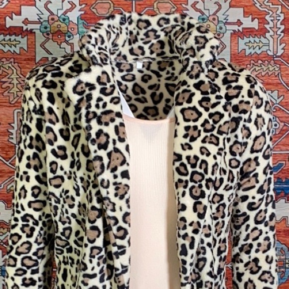 NWOT Leopard Print Teddy Coat / Medium - Picture 2 of 7